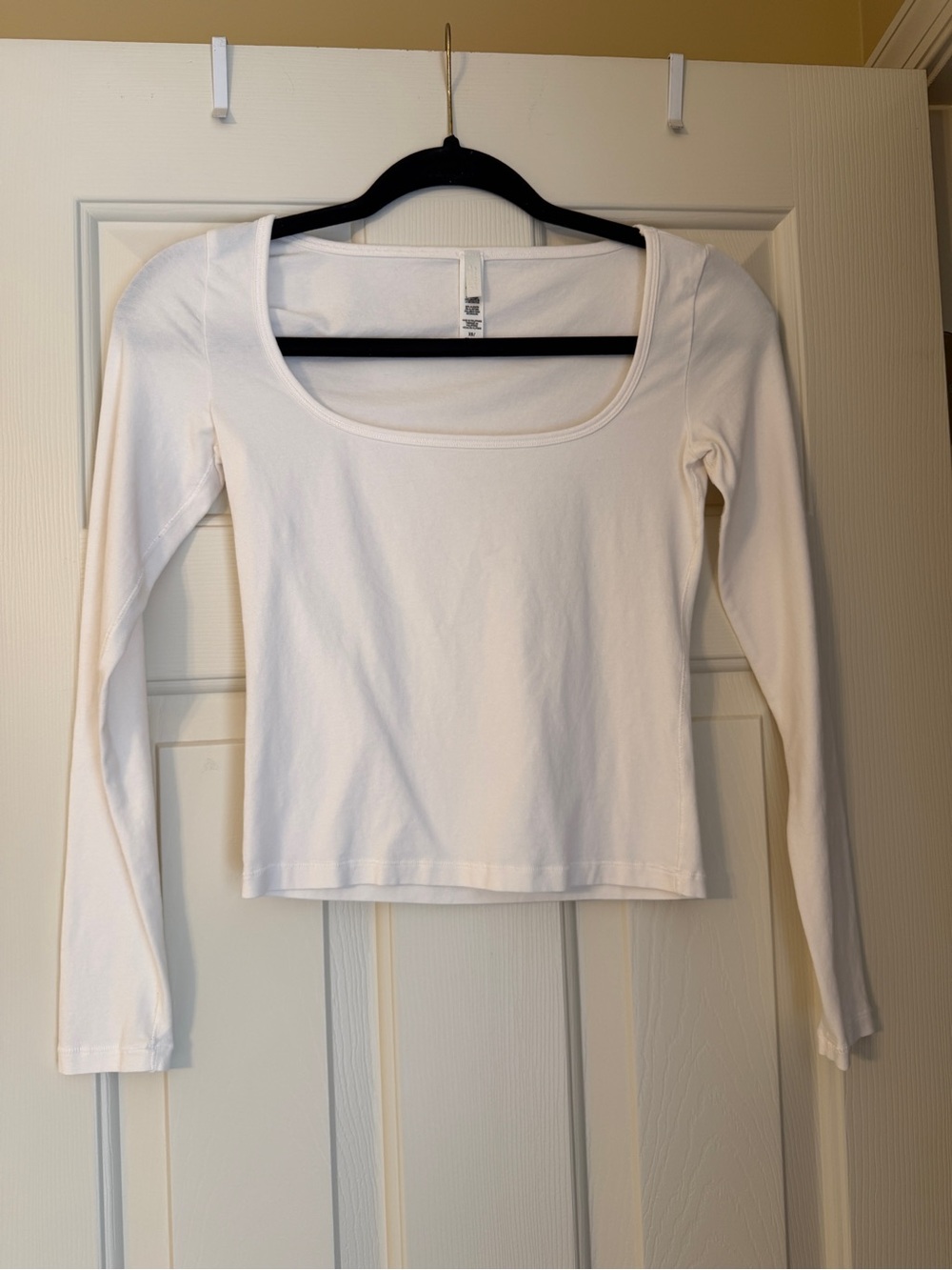 SKIMS White Scoop Neck Long-Sleeve Women's Top